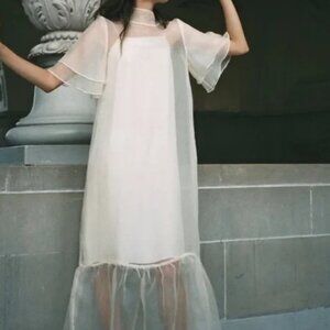 Kamperett Barre Dress size Medium Organza Dress